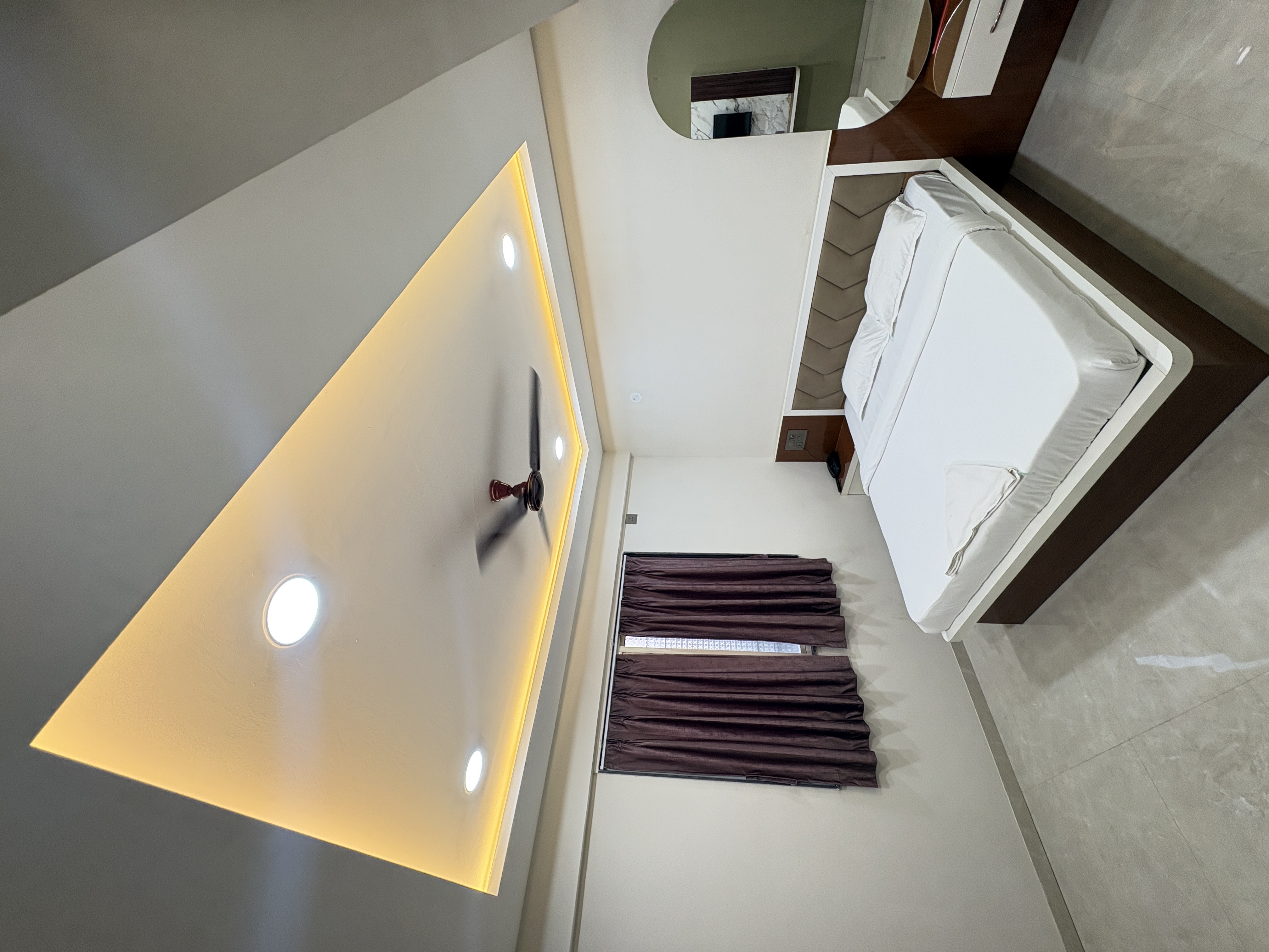 Guest room at Hotel Royal Inn Regency